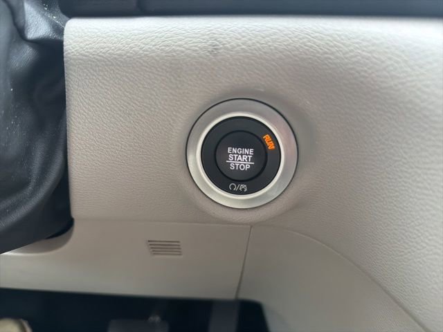 Used 2023 Chrysler Voyager LX FWD image 40