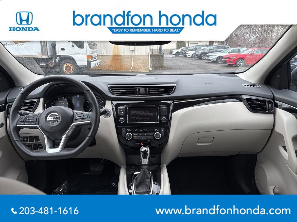 Used 2022 Nissan Rogue Sport SL w/ Premium Package image 12