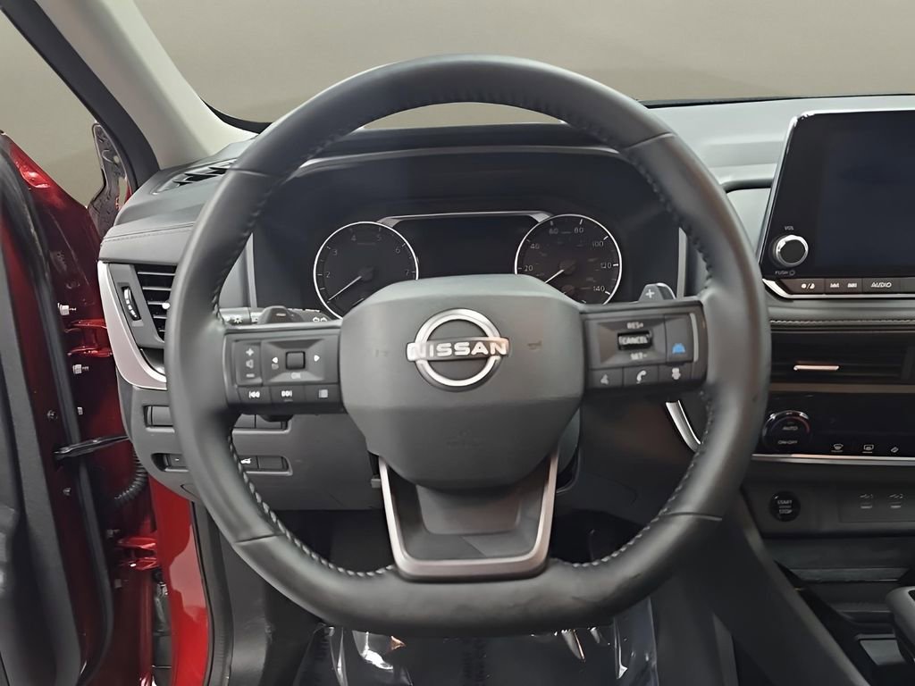 Used 2025 Nissan Rogue SV image 22