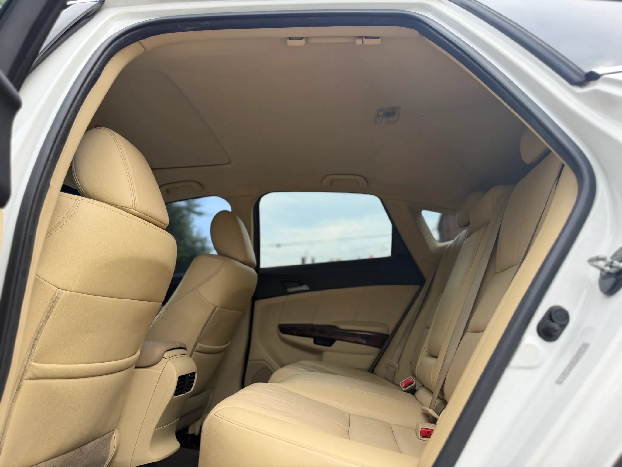 Used 2010 Honda Crosstour EX-L image 30