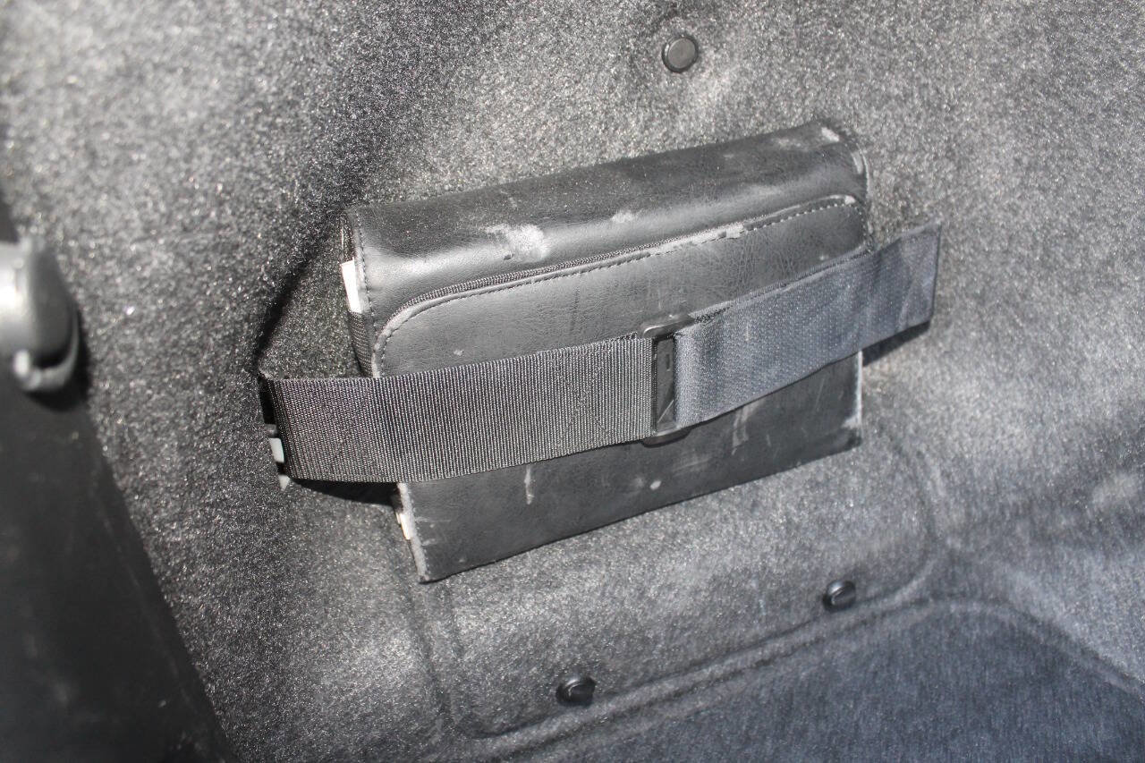 Used 2014 INFINITI Q50 Hybrid AWD w/ Deluxe Technology Package image 35