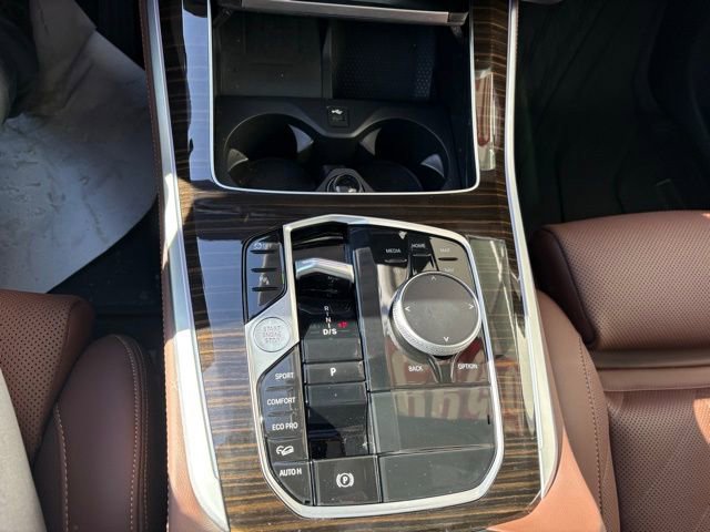 Used 2025 BMW X5 xDrive40i w/ Parking Assistance Package image 15