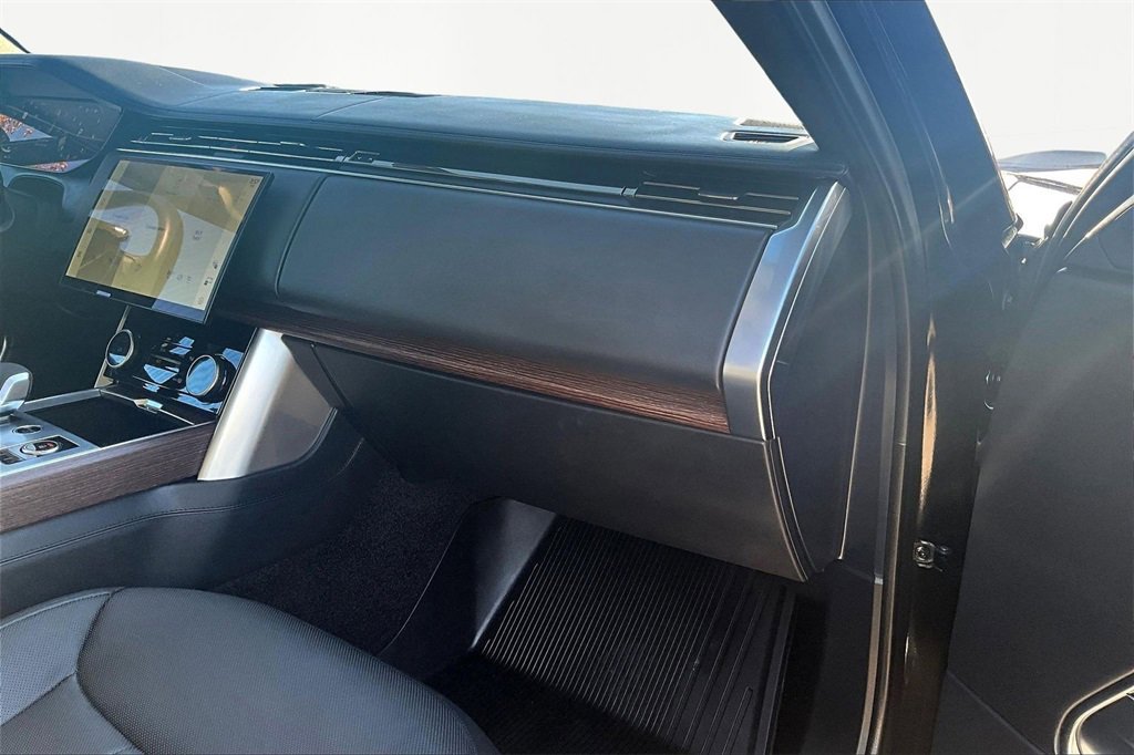 Used 2022 Land Rover Range Rover SE image 17