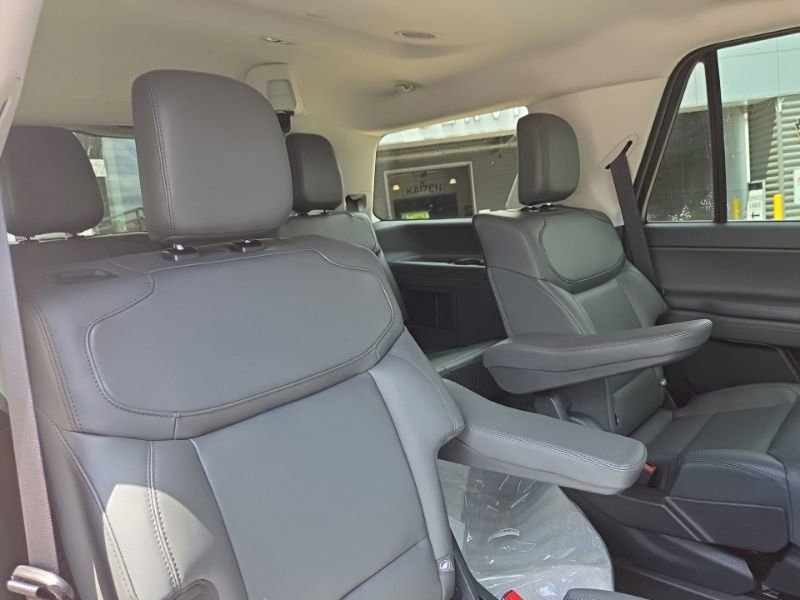 New 2026 Ford Expedition Active AWD/4WD image 23