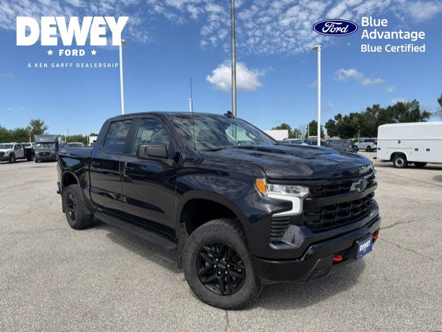 Used 2024 Chevrolet Silverado 1500 LT Trail Boss w/ Convenience Package II AWD/4WD image 1