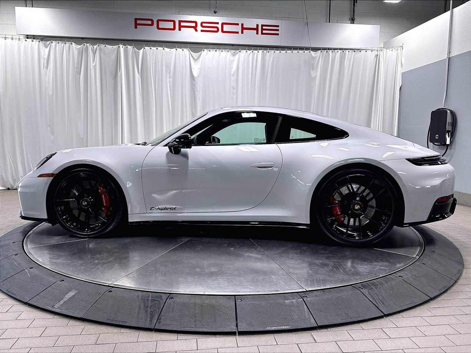 Used 2026 Porsche 911 Carrera GTS RWD image 2