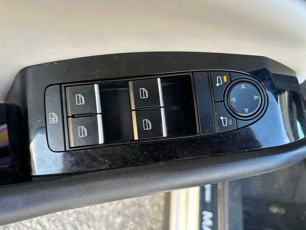 Used 2023 MAZDA MAZDA3 s image 17