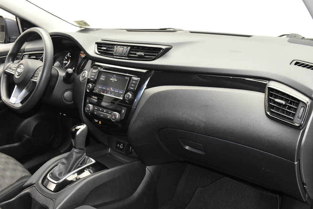 Used 2020 Nissan Rogue Sport SV AWD/4WD image 29