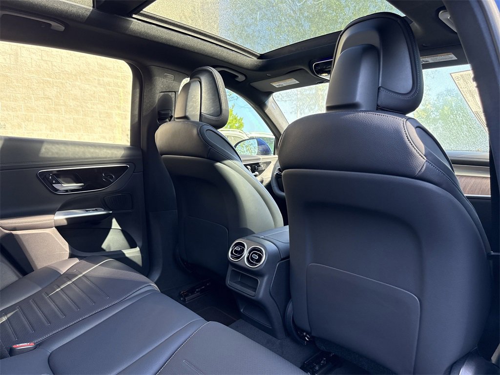 New 2025 Mercedes-Benz GLC 350e 4MATIC image 18