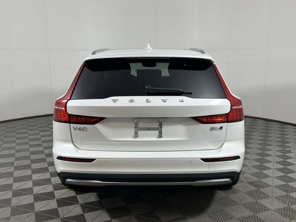 Certified 2025 Volvo V60 B5 Cross Country Plus image 9