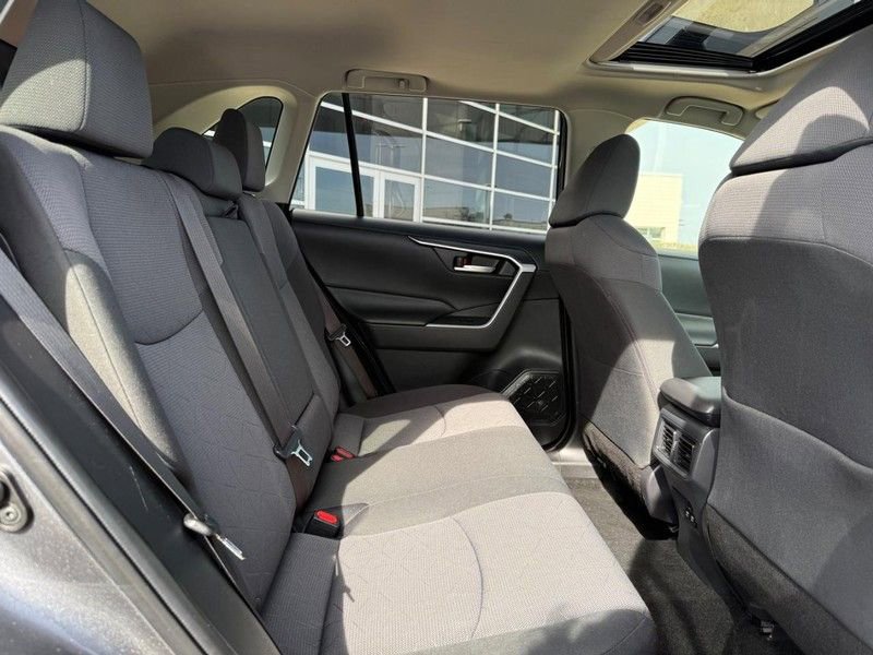 Used 2019 Toyota RAV4 XLE w/ Convenience Package image 11