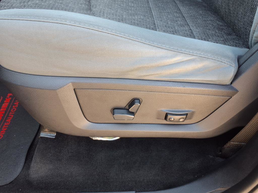 Used 2016 RAM 1500 Big Horn image 3