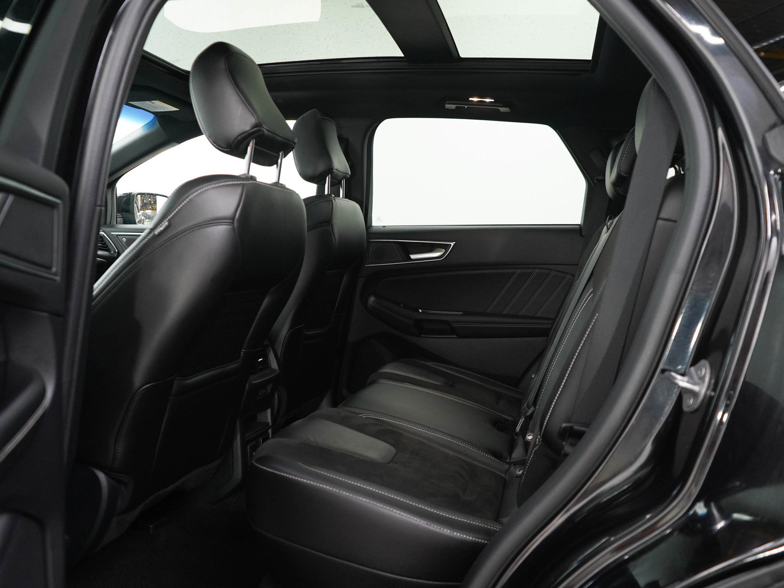 Used 2020 Ford Edge ST w/ Equipment Group 401A AWD/4WD image 18