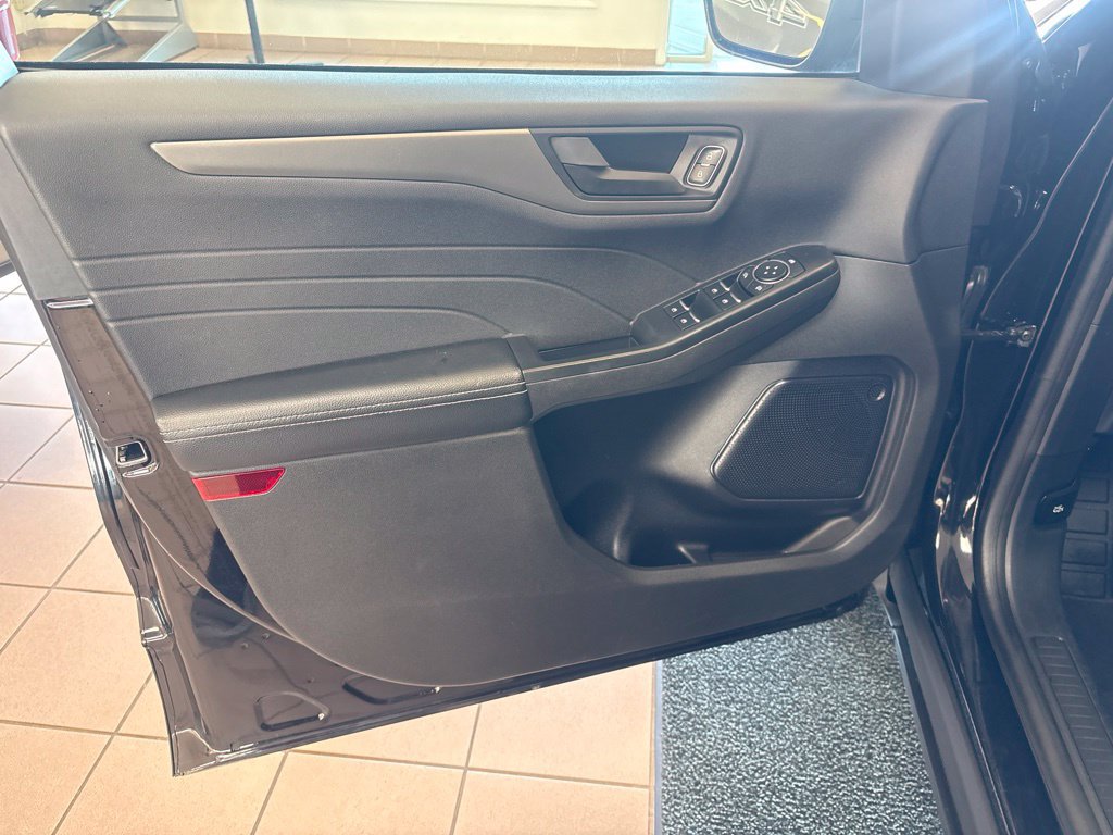 Used 2023 Ford Escape Active AWD/4WD image 19