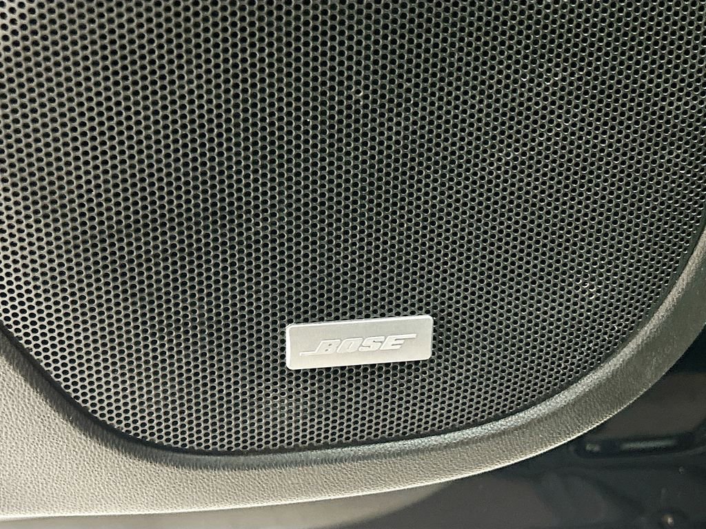 Used 2021 GMC Acadia SLT w/ Elevation Edition image 19