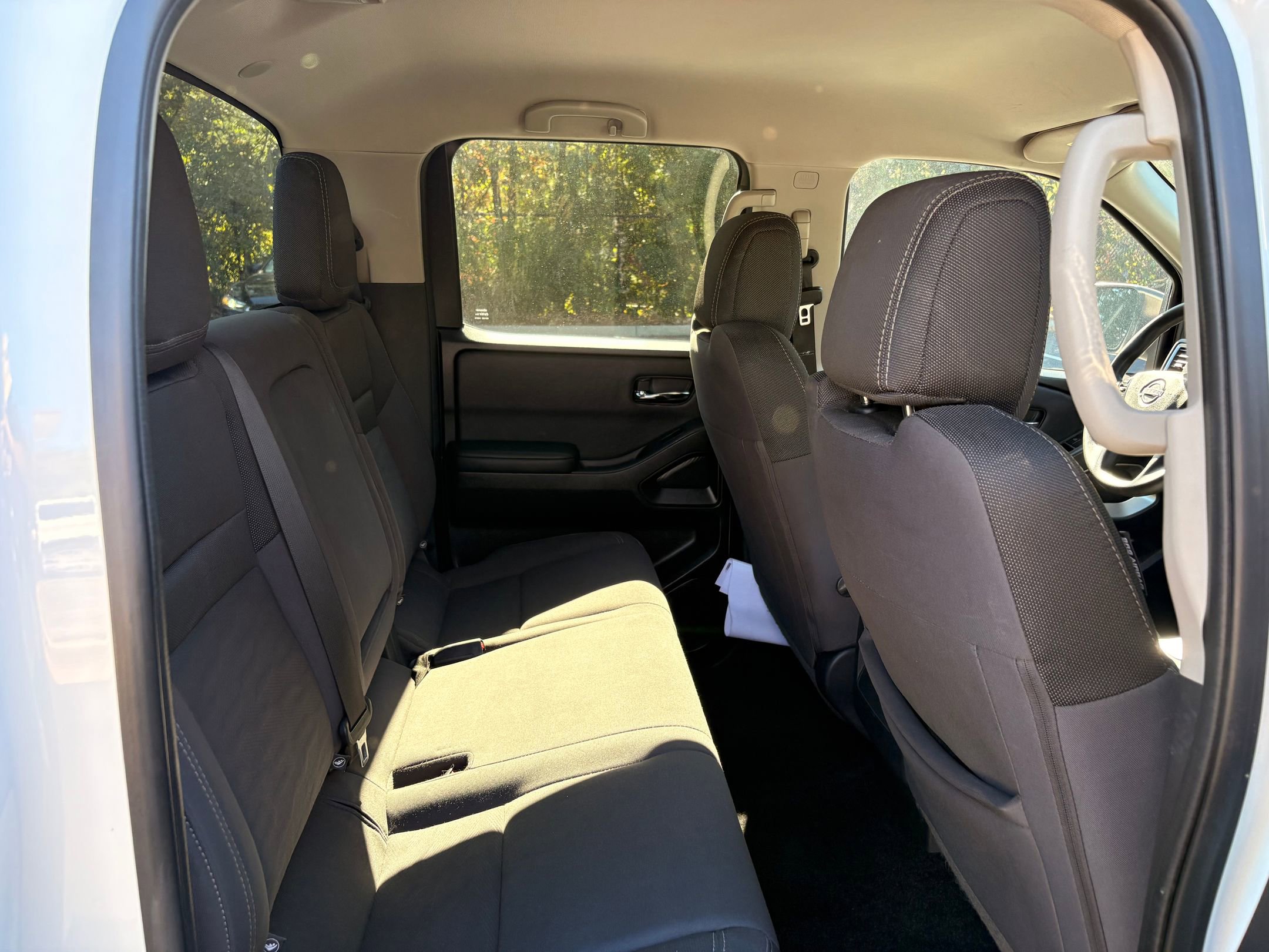 Used 2023 Nissan Frontier SV image 25