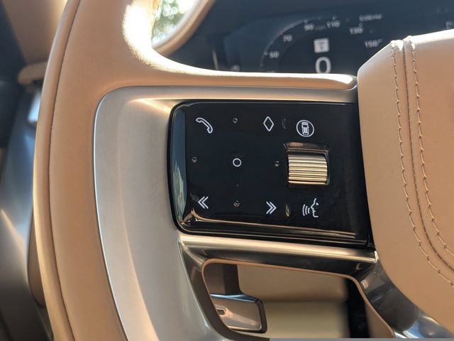 Certified 2025 Land Rover Range Rover SV AWD/4WD image 24
