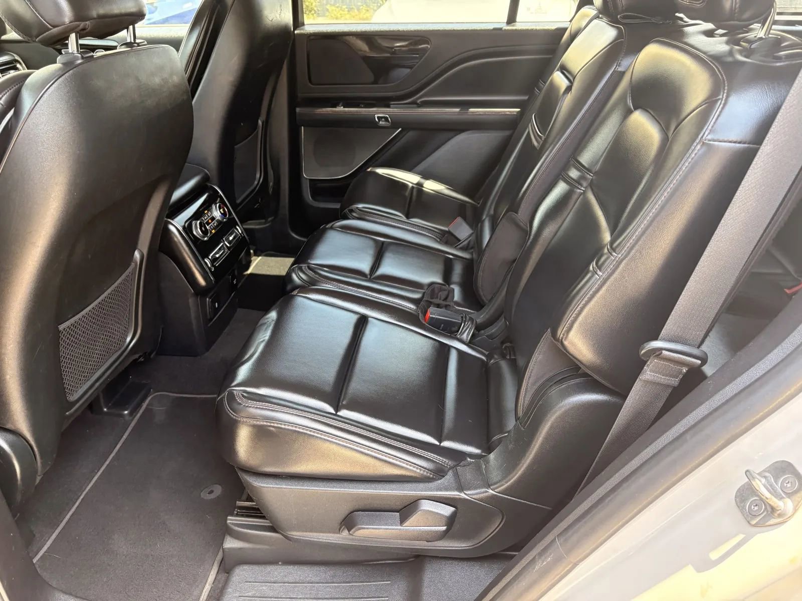 Used 2021 Lincoln Aviator 2WD image 9