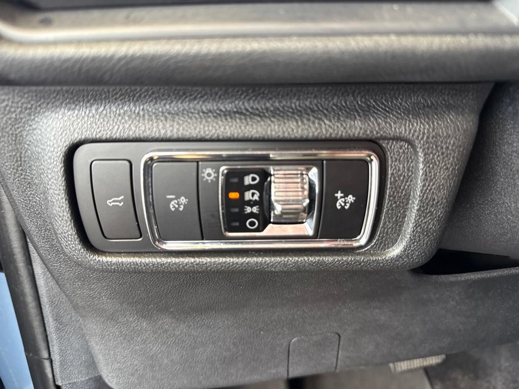 Used 2023 Lincoln Corsair Reserve w/ Equipment Group 201A AWD/4WD image 14