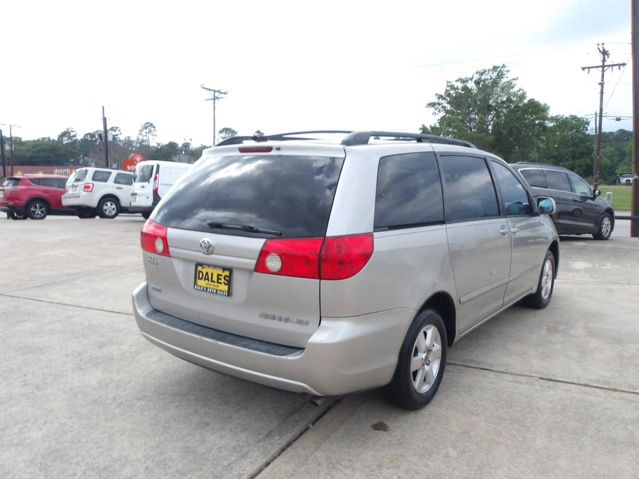 Used 2010 Toyota Sienna FWD image 10