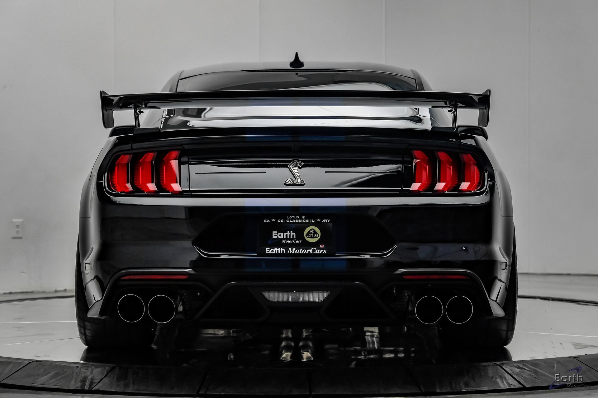 Used 2021 Ford Mustang Shelby GT500 w/ Carbon Fiber Track Pack RWD image 15