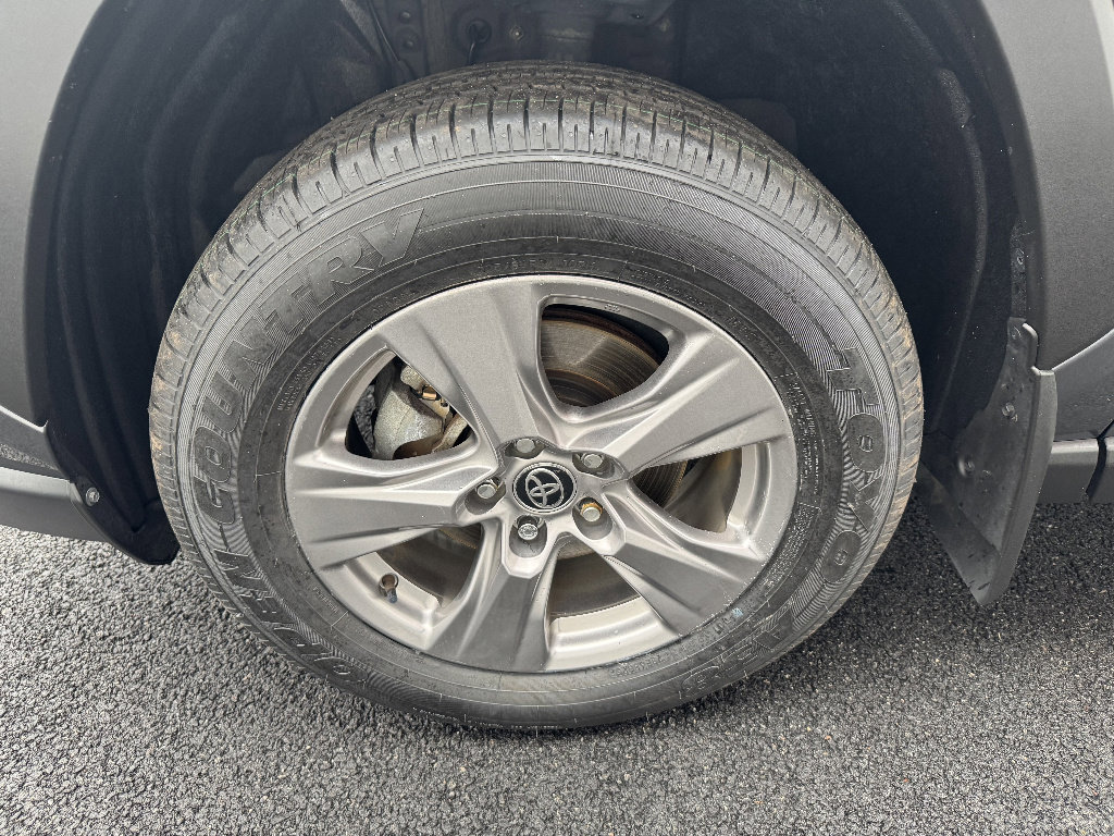 Used 2023 Toyota RAV4 XLE w/ Convenience Package image 26