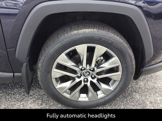 Used 2020 Toyota RAV4 XLE Premium image 8