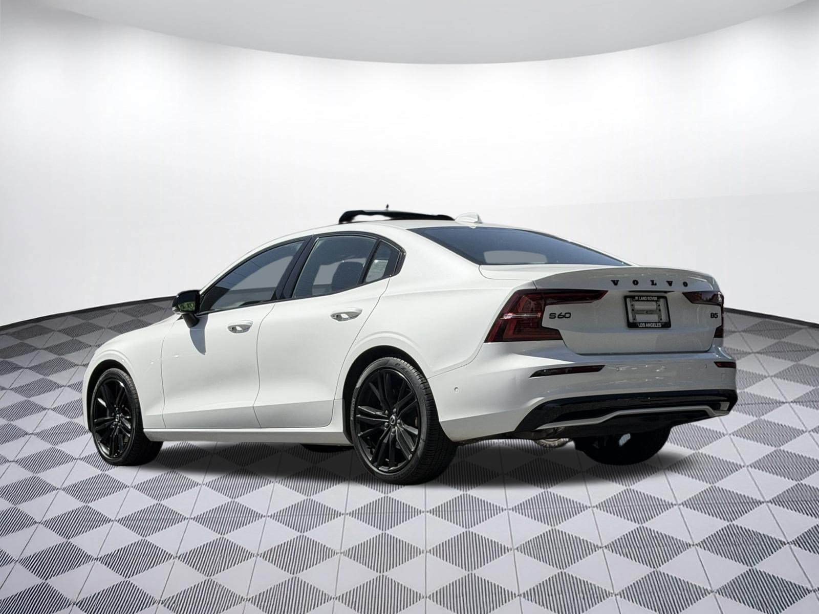 Used 2024 Volvo S60 B5 Plus w/ Climate Package FWD image 3
