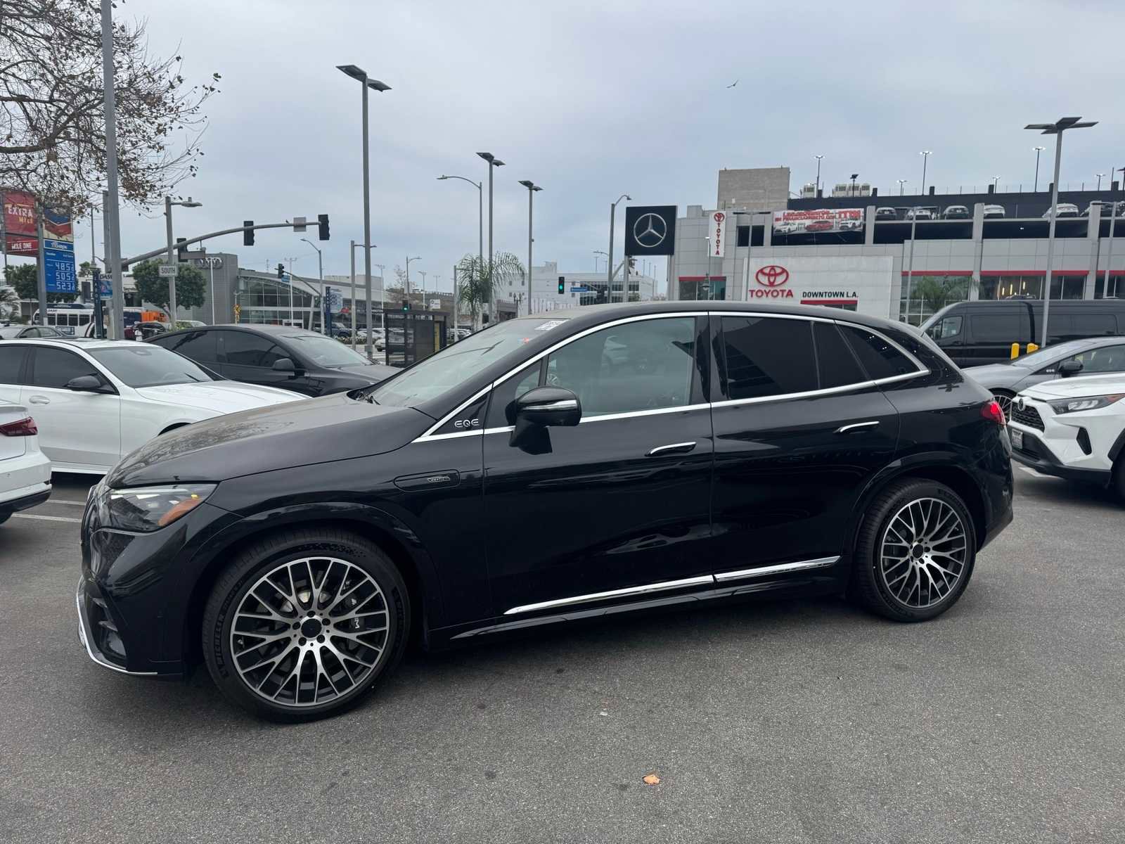 Used 2025 Mercedes-Benz EQE AMG 4MATIC SUV image 2