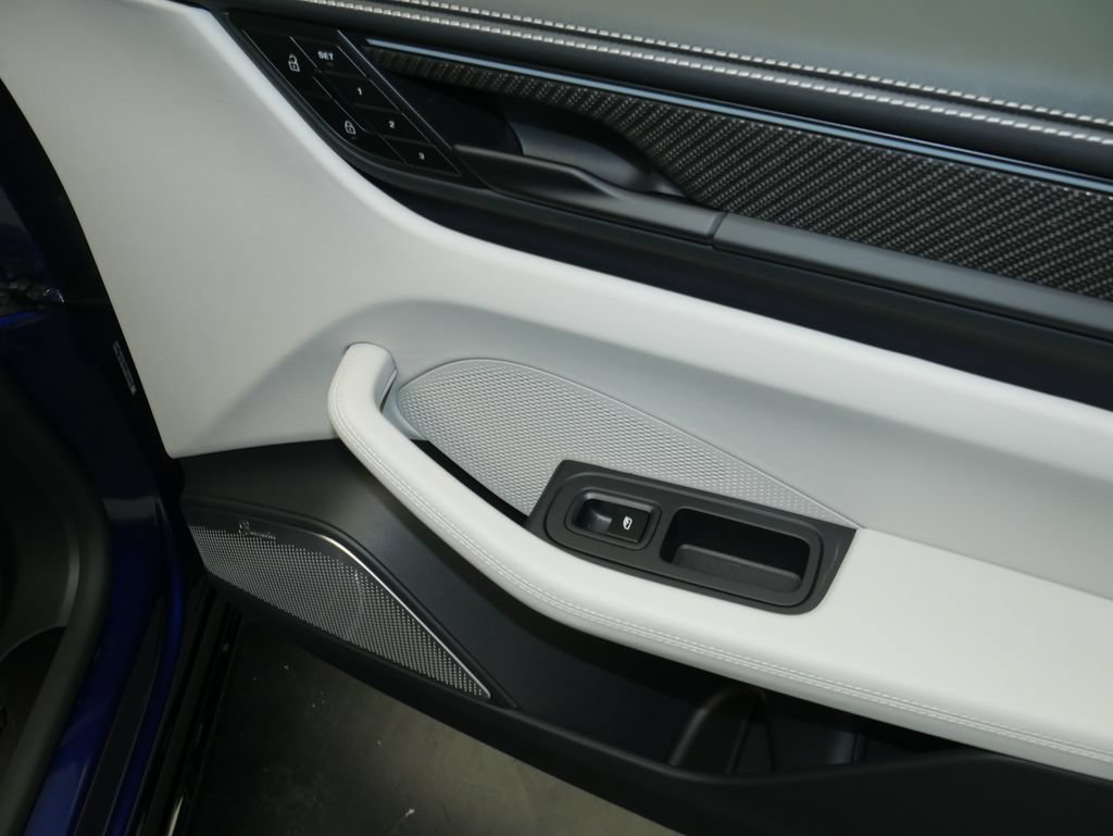 Certified 2026 Porsche Macan Turbo Electric AWD/4WD image 25