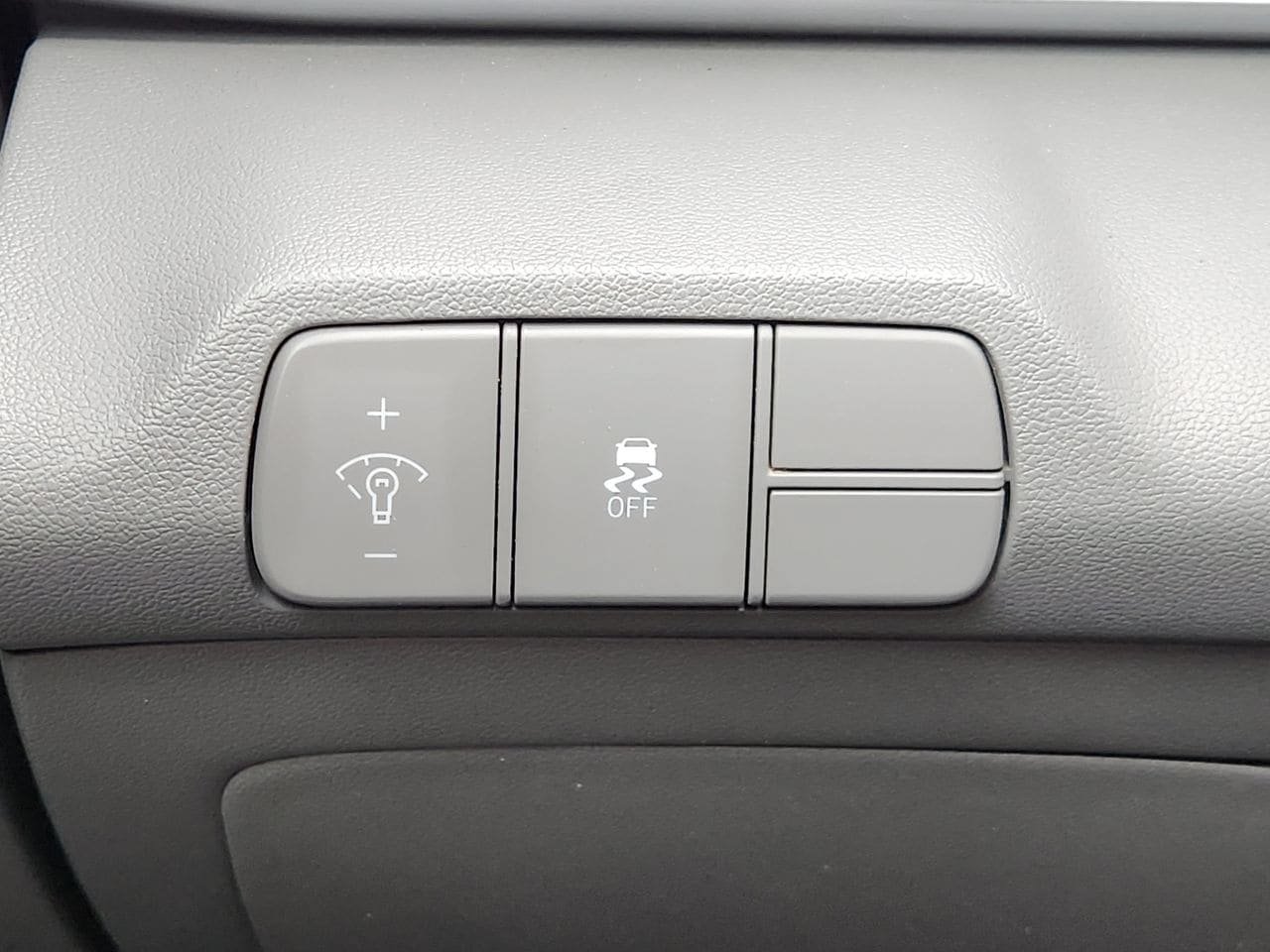 Used 2025 Hyundai Elantra SEL FWD image 18