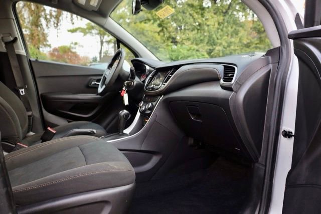 Used 2018 Chevrolet Trax LS image 30
