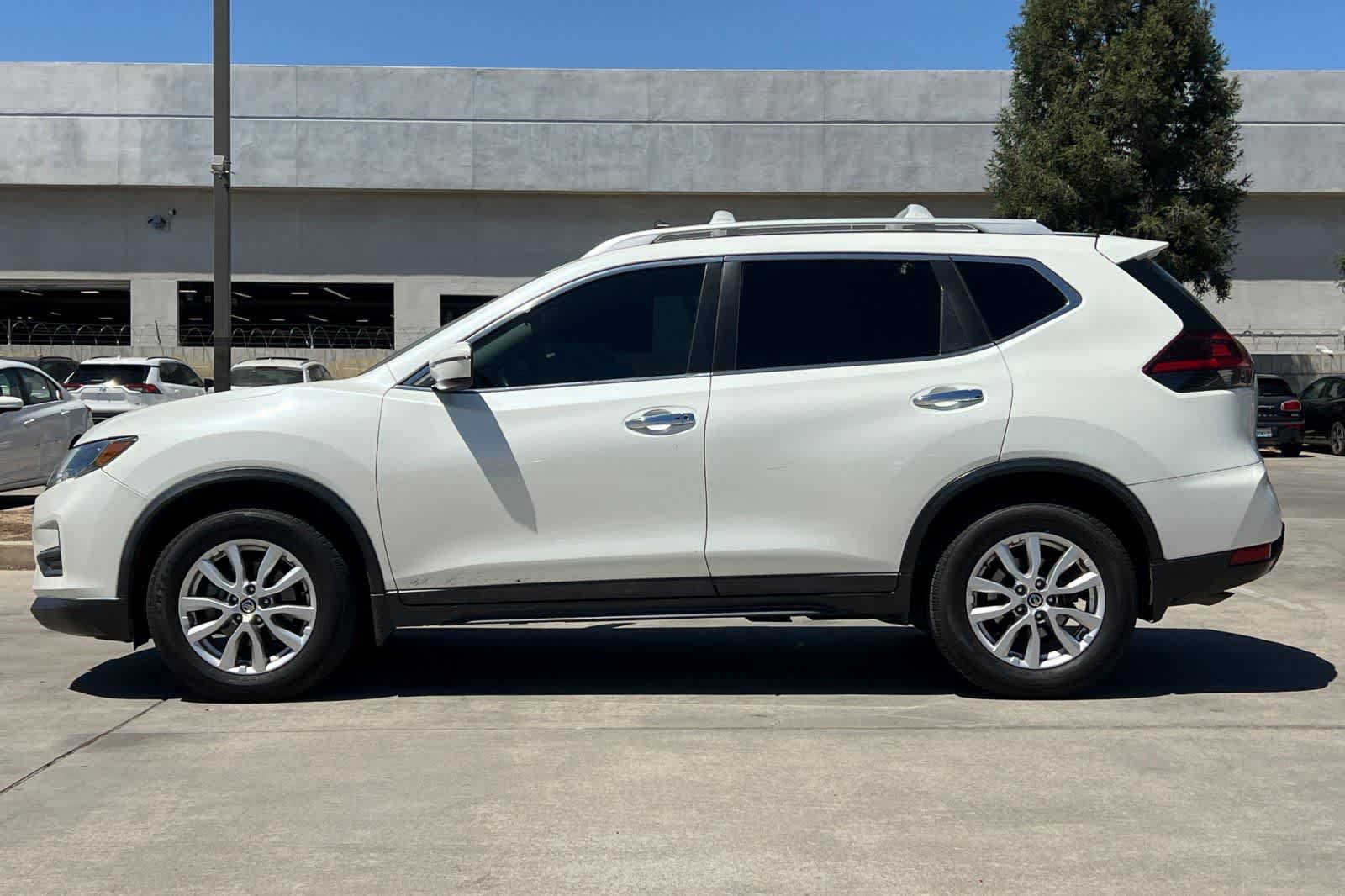 Used 2019 Nissan Rogue SV FWD image 6