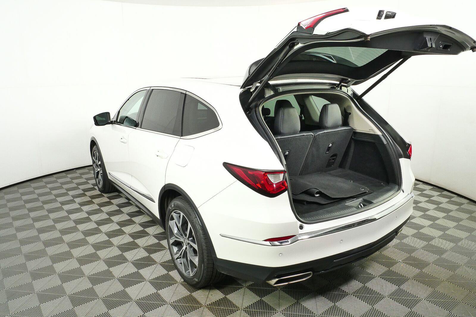 Used 2023 Acura MDX w/ Technology Package AWD/4WD image 26