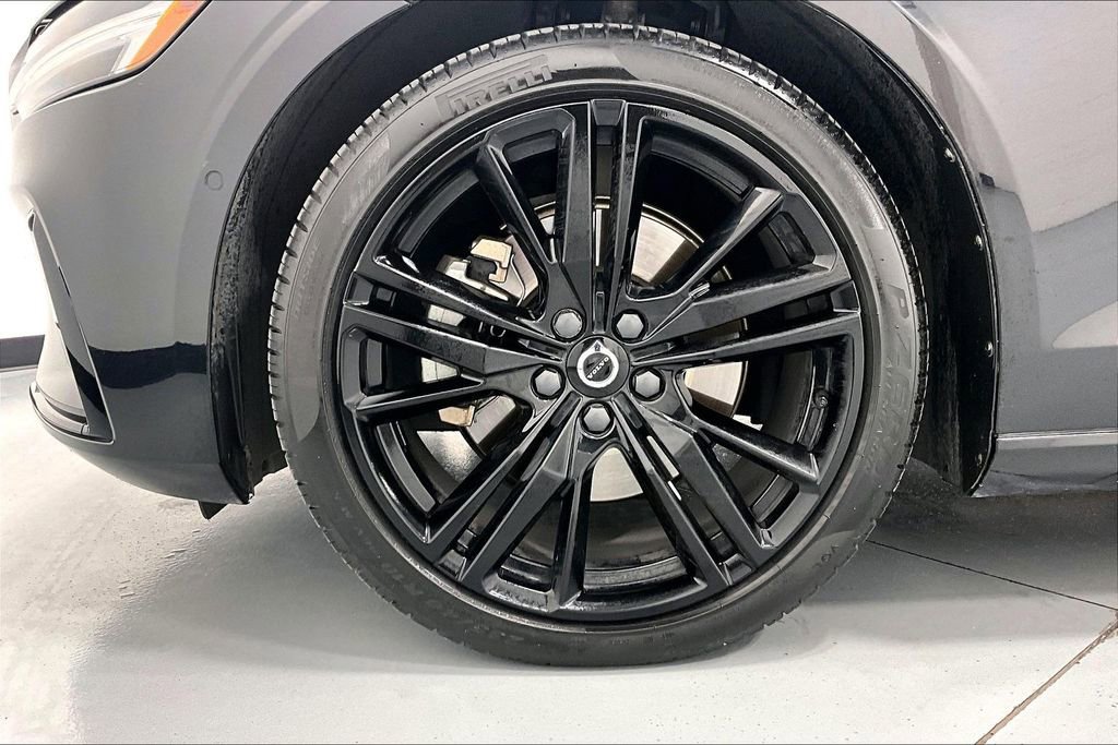 Used 2024 Volvo S60 B5 Plus w/ Protection Package Premier image 11