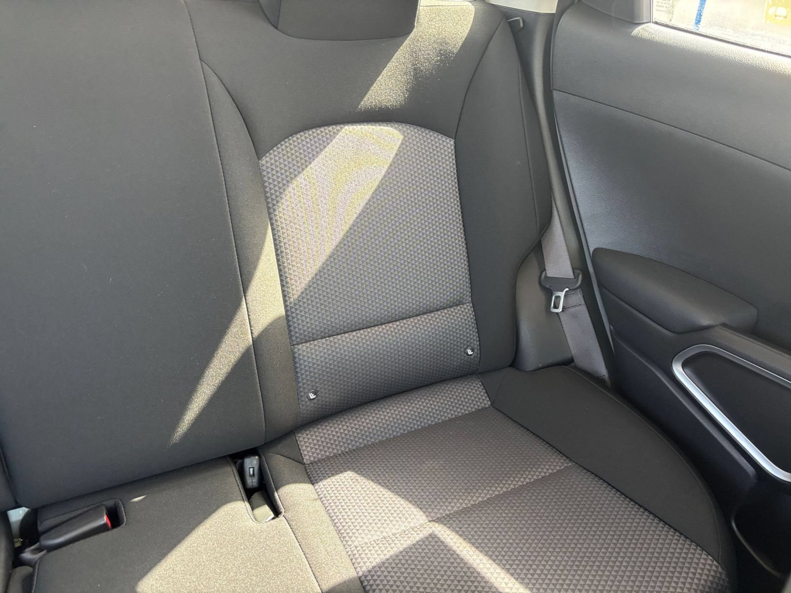 Used 2025 Kia Soul LX w/ LX Technology Package FWD image 34