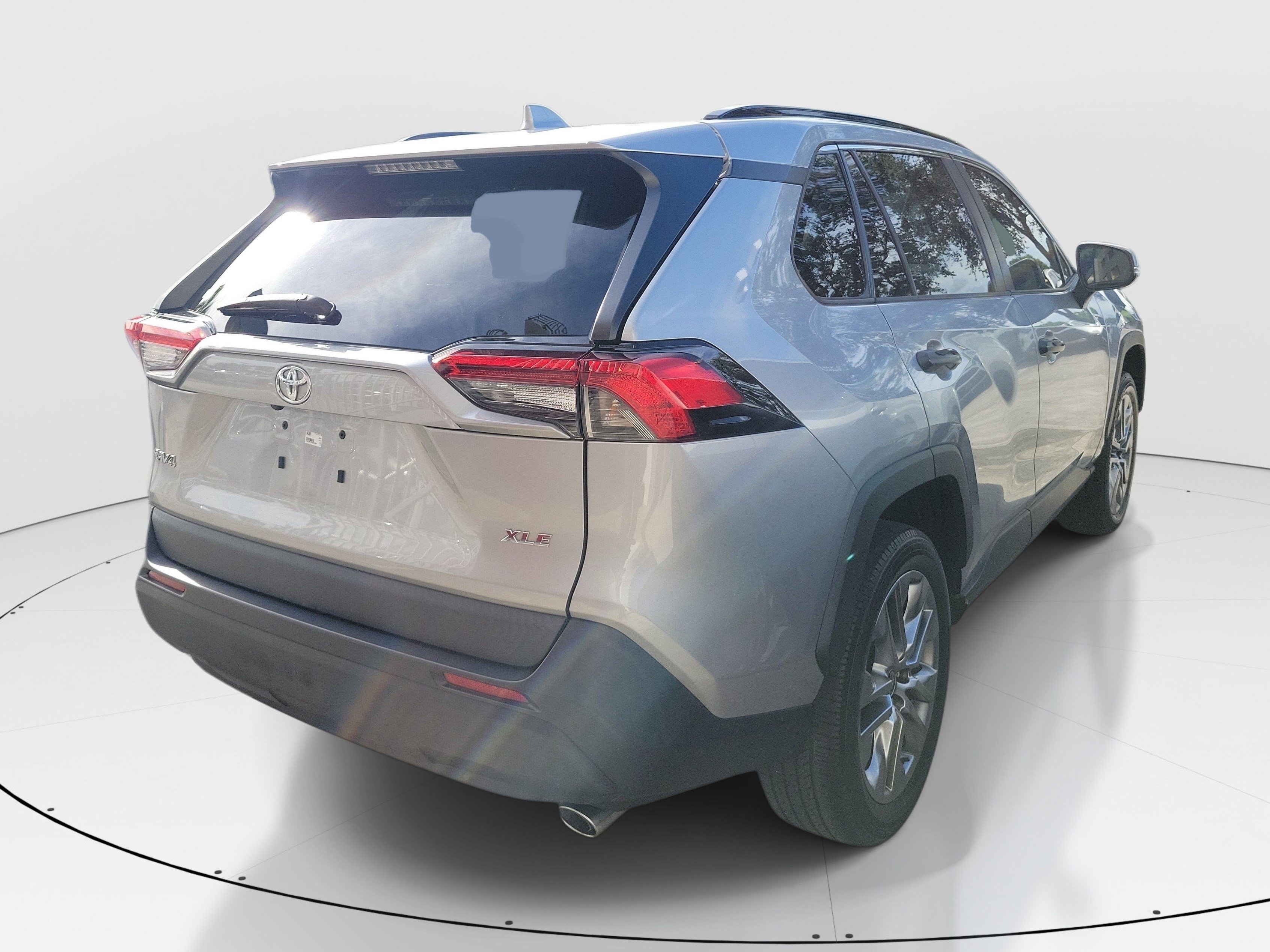 Used 2023 Toyota RAV4 XLE Premium FWD image 6