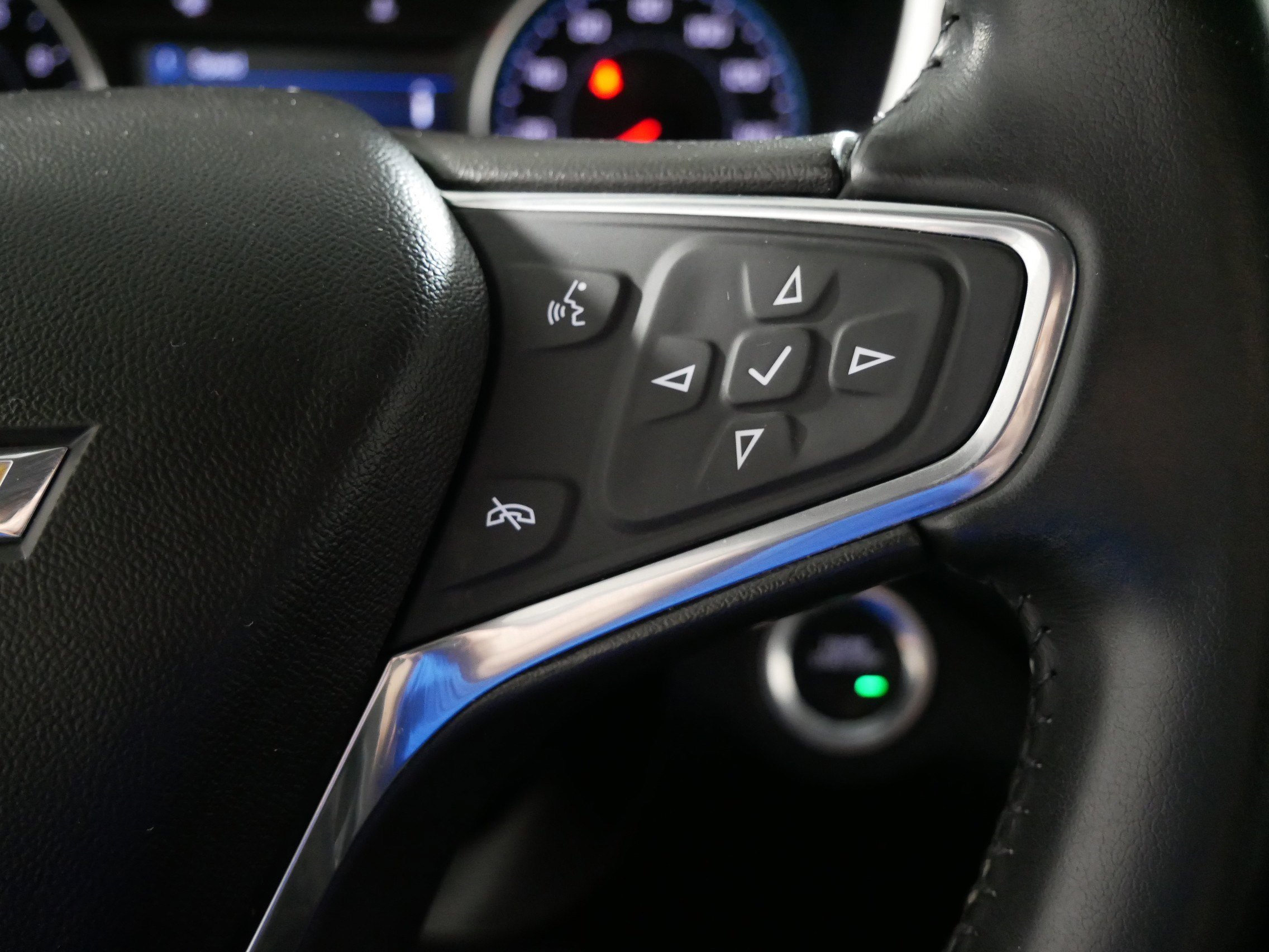Used 2020 Chevrolet Equinox LT image 28