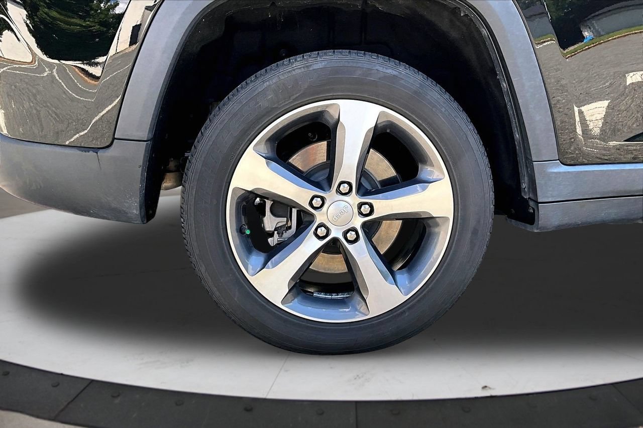 Used 2023 Jeep Grand Cherokee 4WD 4xe image 36