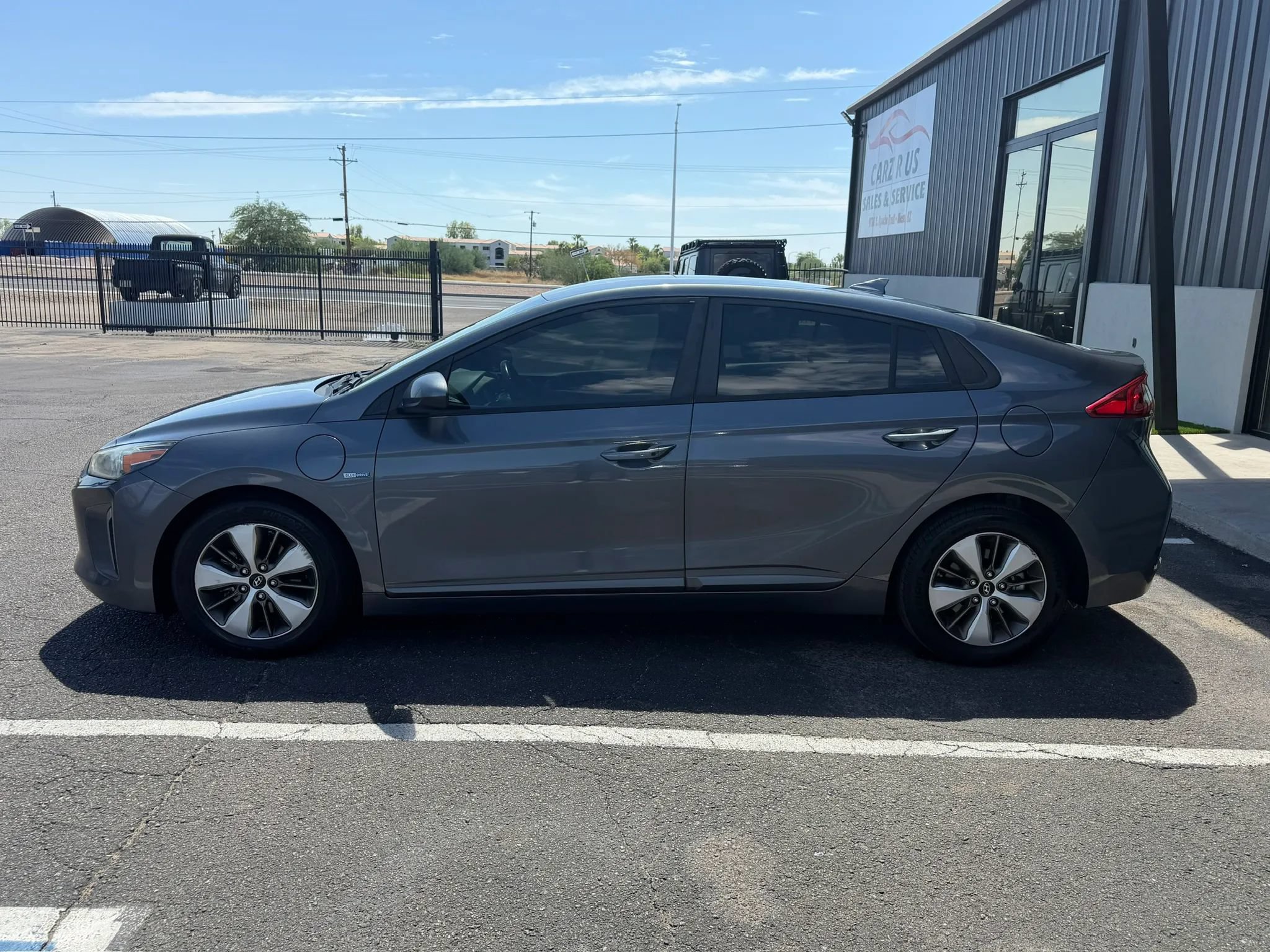 Used 2019 Hyundai Ioniq Plug-In Hybrid FWD image 3