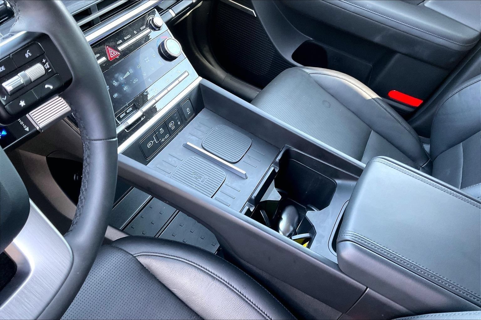 Certified 2024 Hyundai Santa Fe Limited FWD image 18