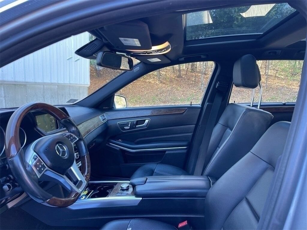 Used 2015 Mercedes-Benz E 350 4MATIC Wagon image 9