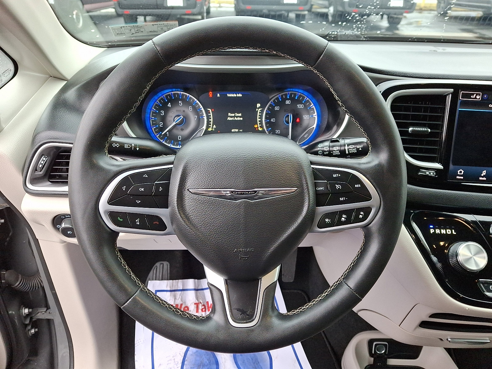 Used 2023 Chrysler Pacifica Touring-L image 20