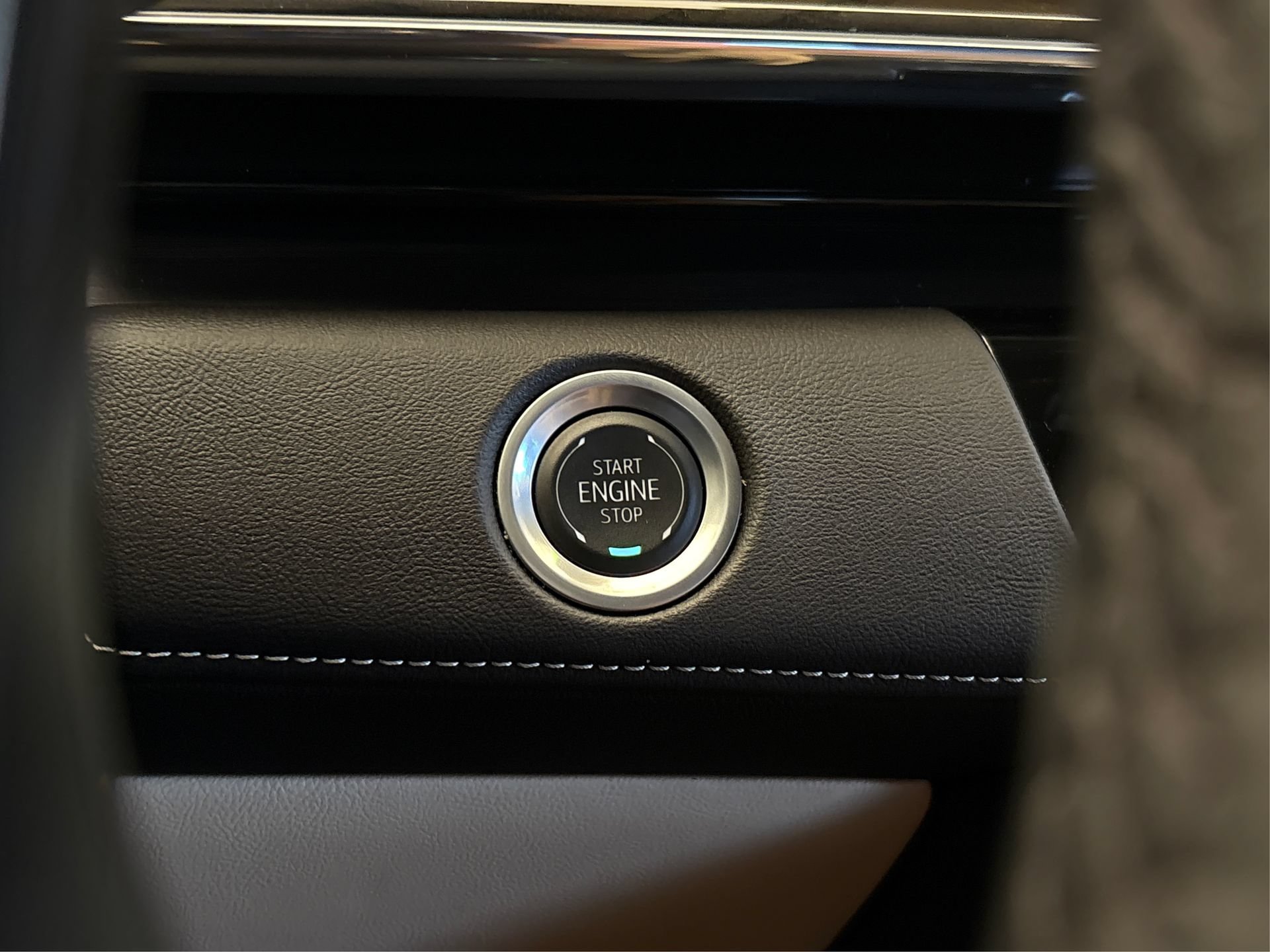 Certified 2024 Cadillac Escalade Premium Luxury AWD/4WD image 27