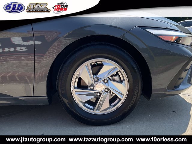 Used 2026 Hyundai Elantra SE FWD image 9