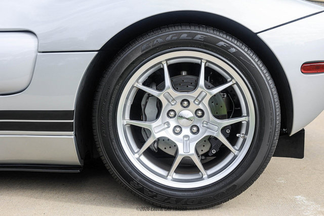 Used 2005 Ford GT RWD image 57