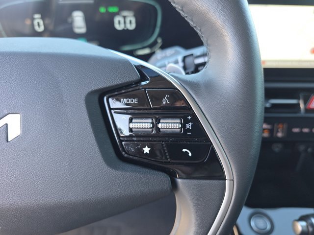 Used 2024 Kia Niro SX image 28