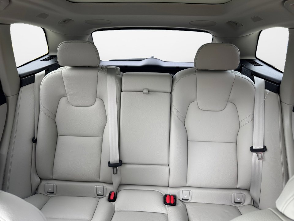 New 2025 Volvo XC60 T8 Plus w/ Protection Package Premier image 12