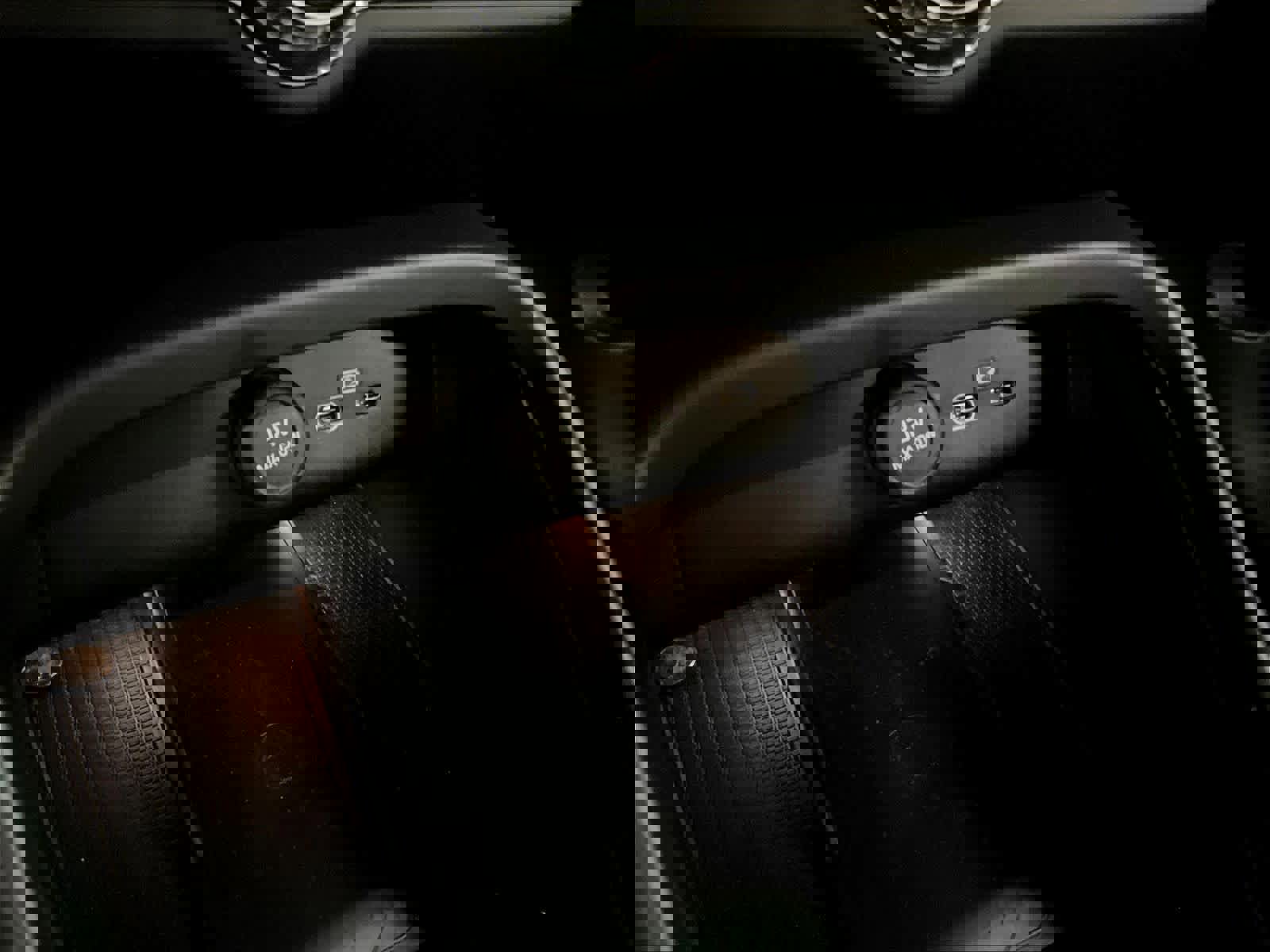 Used 2021 Volvo XC40 P8 Recharge image 34