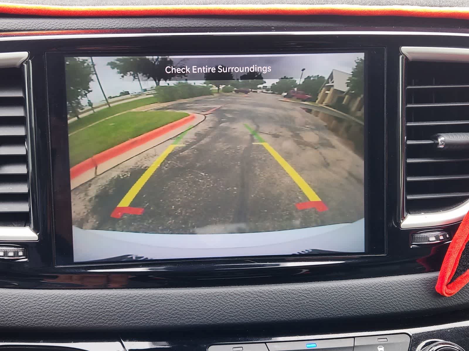 Used 2022 Chrysler Pacifica Touring-L FWD image 17